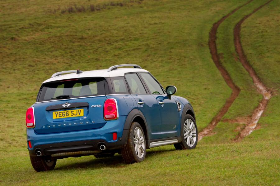 Mini Cooper S Countryman ALL4 2017 года  (UK) (фото 18 из 37)